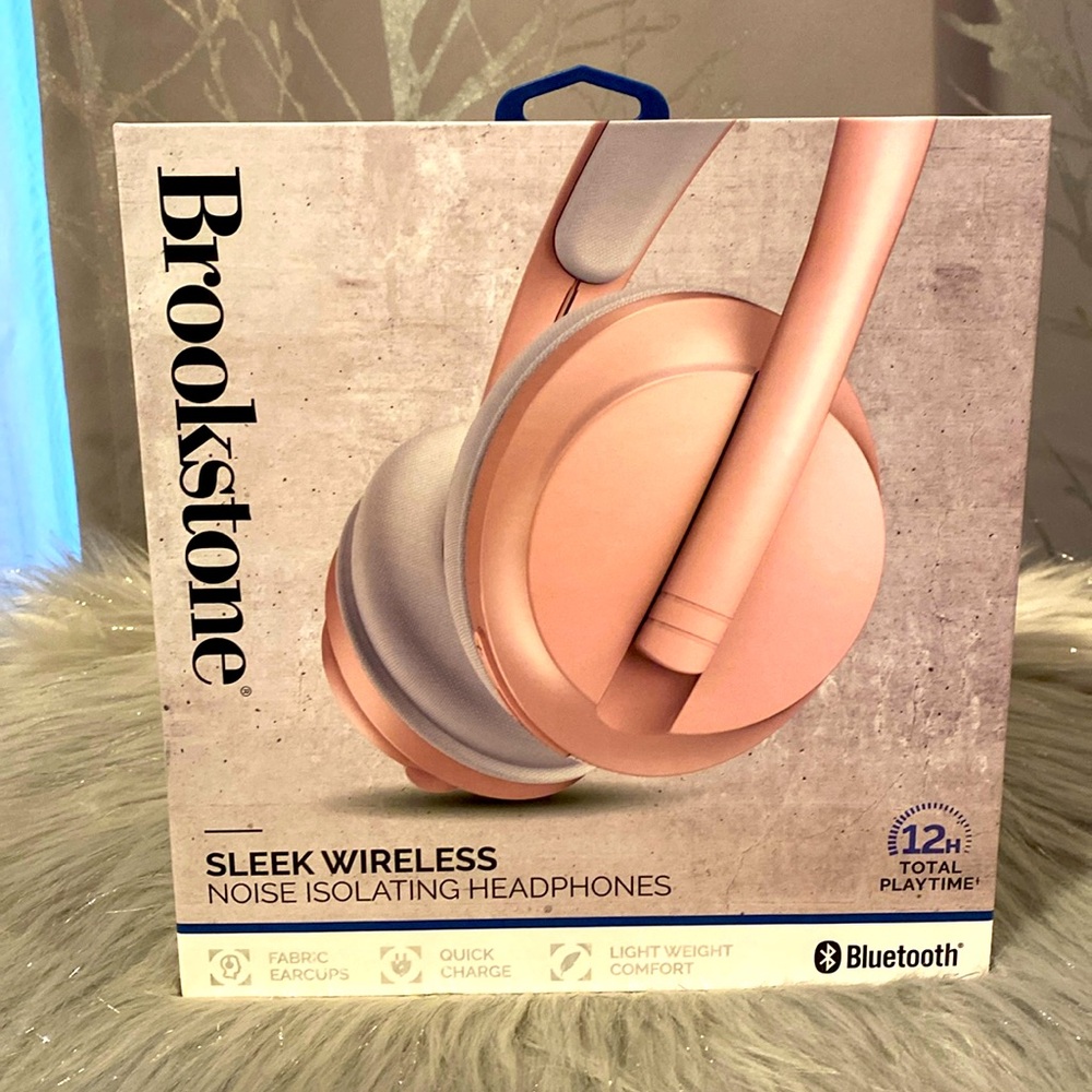 BNWT BROOKSTONE Sleek Wireless Bluetooth Noise Isolating Pink Headphones